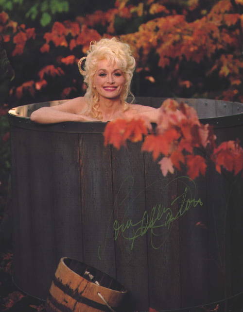 70sto90s: Dolly Parton www.70sto90s.tumblr.com