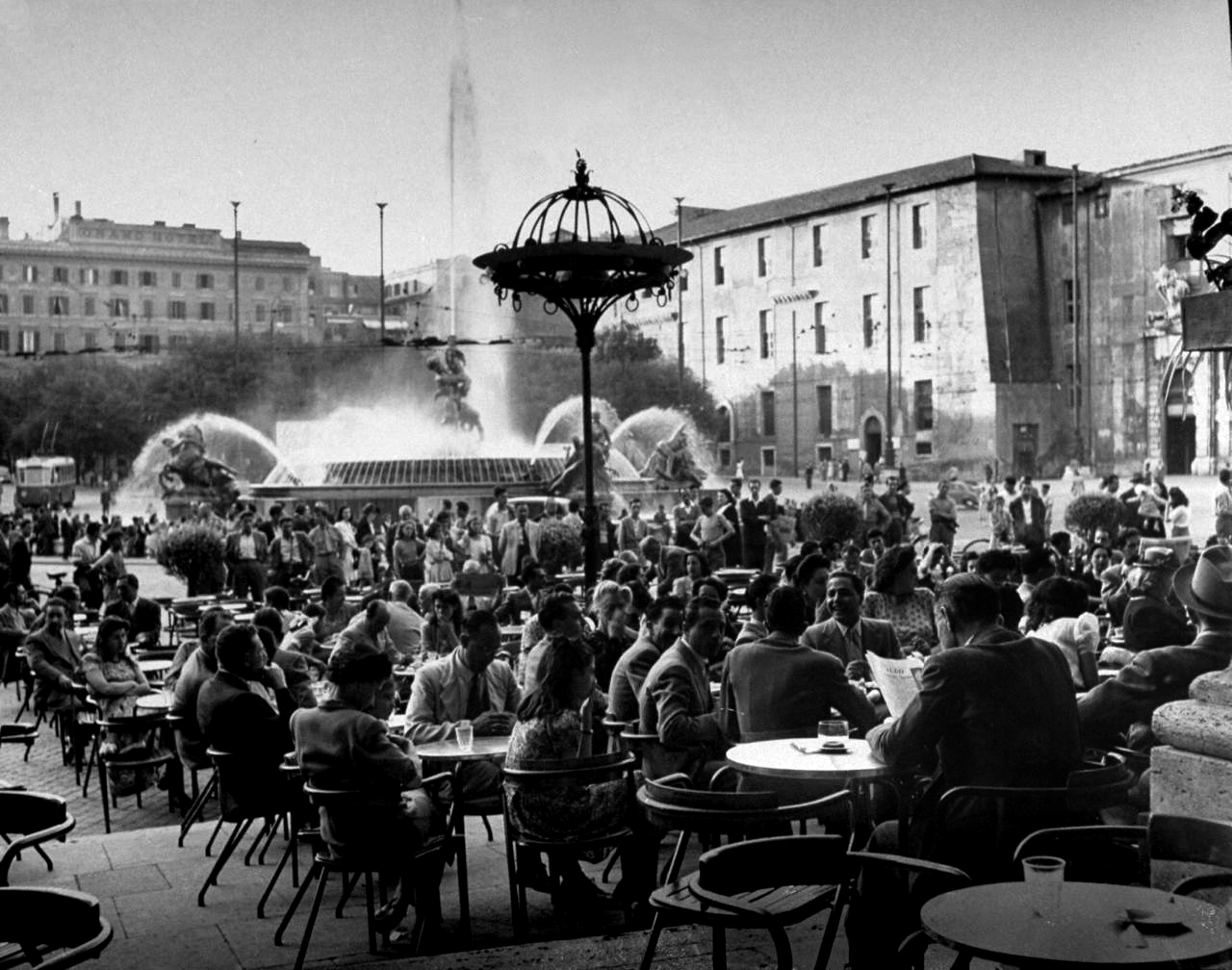 onlyoldphotography:  Dmitri Kessel: People dining at outside cafe. Rome, Italy, 1948