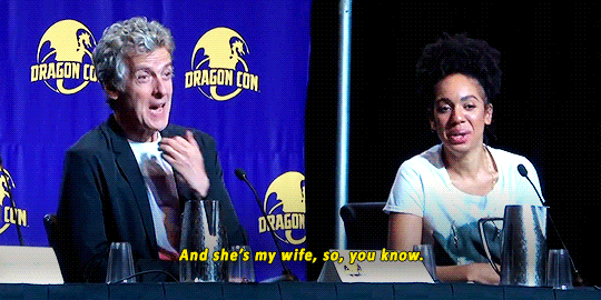 beccaland:riveralwaysknew:In which Peter Capaldi is very pleased. Dragon Con 2018Oh but this is so c