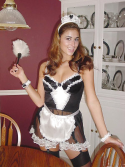 steveyoung007:  sexy maid