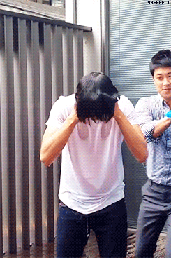 jaggedbiorhythm:  Yonghwa joins the Ice Bucket Challenge (tagged by YDG!)  