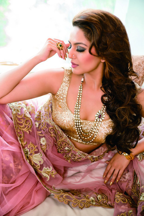 itsbollywood:Huma Qureshi