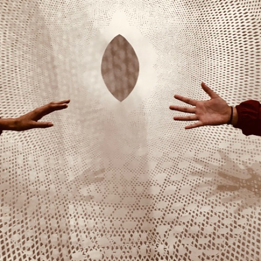 ☾