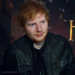 notmydate:  The cast of The Desolation of Smaug pronounce “Smaug”. [X]  