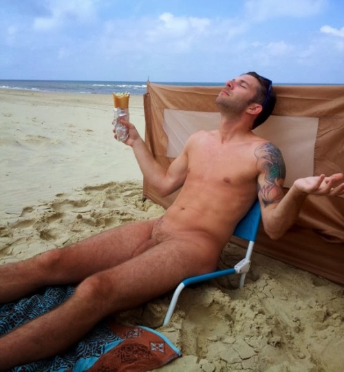 ofbeachesandmen:  Of beaches and men 