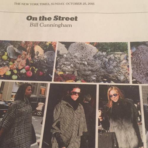 “It’s amazing how fashion and Fall foods collide, this week I featured wild mushrooms from the Union Square food market and shades of greys and ombres… a moveable feast of NY in autumn”- Bill Cunningham
Thanks for the 📷 #BillCunningham #legend #NYC...