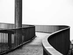 m–onster: Theodor Heuss Brücke / silent city / Düsseldorf