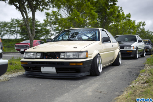 90s-forever: warrenwarren: dead-eric: warrenwarren: Hoof that’s low ooo i really dig this 86, 