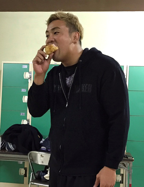 specialagent-dalecooper:kazuchika okada + food Living deliciously