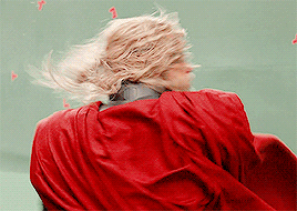 simplychrishemsworth: asgardian dork in a cape