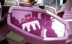 chief-justice-tyrese:  #aesthetic: admiring your reflection in shockwave’s big milk  