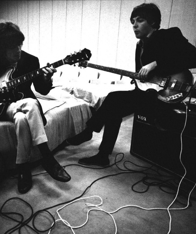maccasmccartney:  George Harrison &amp; Paul McCartney 