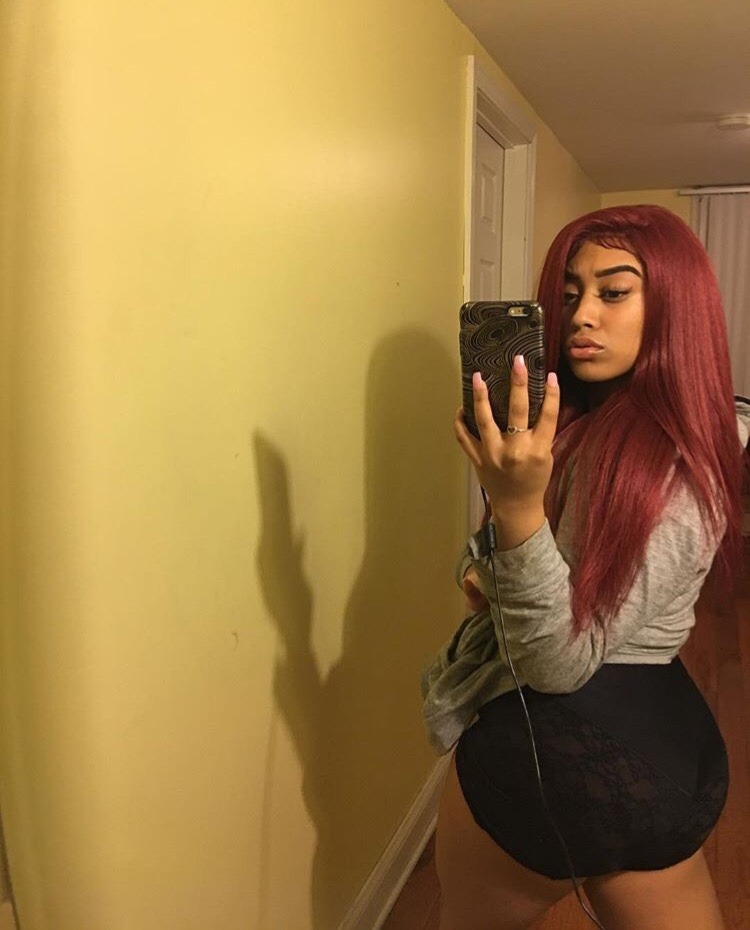 liferuining-soulsnatcher:  nuriatears:  Jessica rabbit type shit  She baeful af thoe