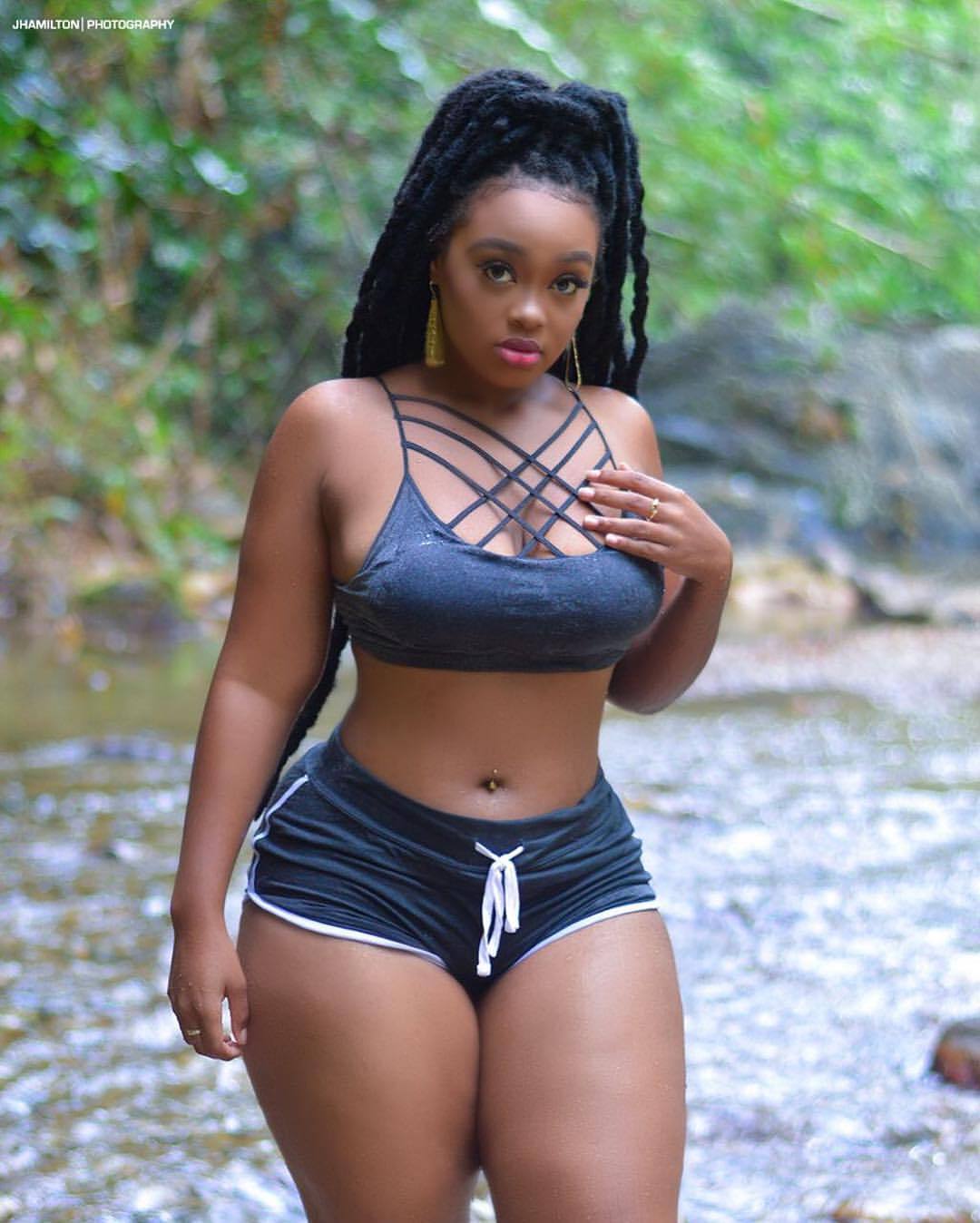 areacode868:  @tha_antidote_ #ebonyfinest #hottestofthetown 