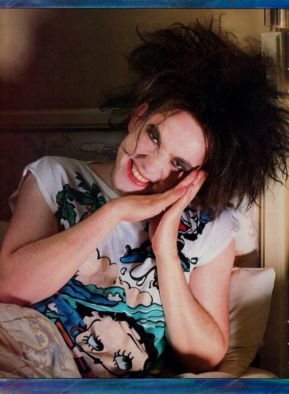 thecuremania:  oh Robert, you creepy, handsome fuck