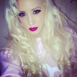 Malibubarbiedolly:  Curls #Blonde #Lipstick 