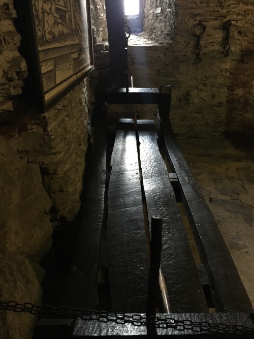 osteophile-vertebrata: Marksburg castle torture chamber