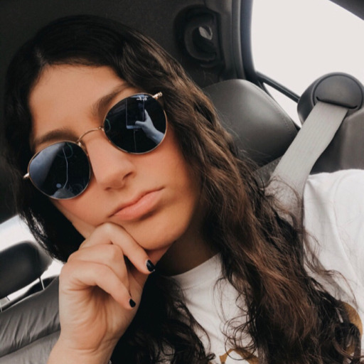 julxgirlz:  The hottest thing in the world is the look someone gives you right before you kiss 