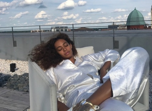 Porn photo akuicnhialic:solange is really it™