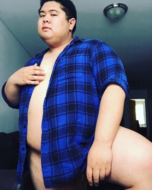 totorochub: When I’m home alone and it’s hot outside, I never wear pants, anyone care to