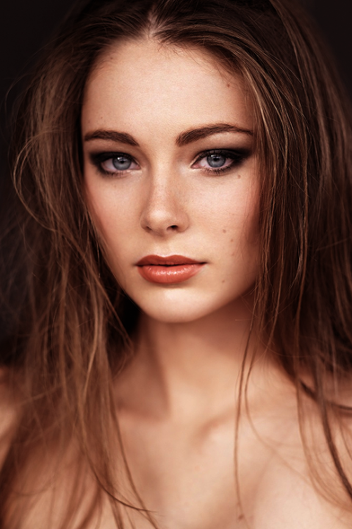 luxvvry:  Amy || ©  