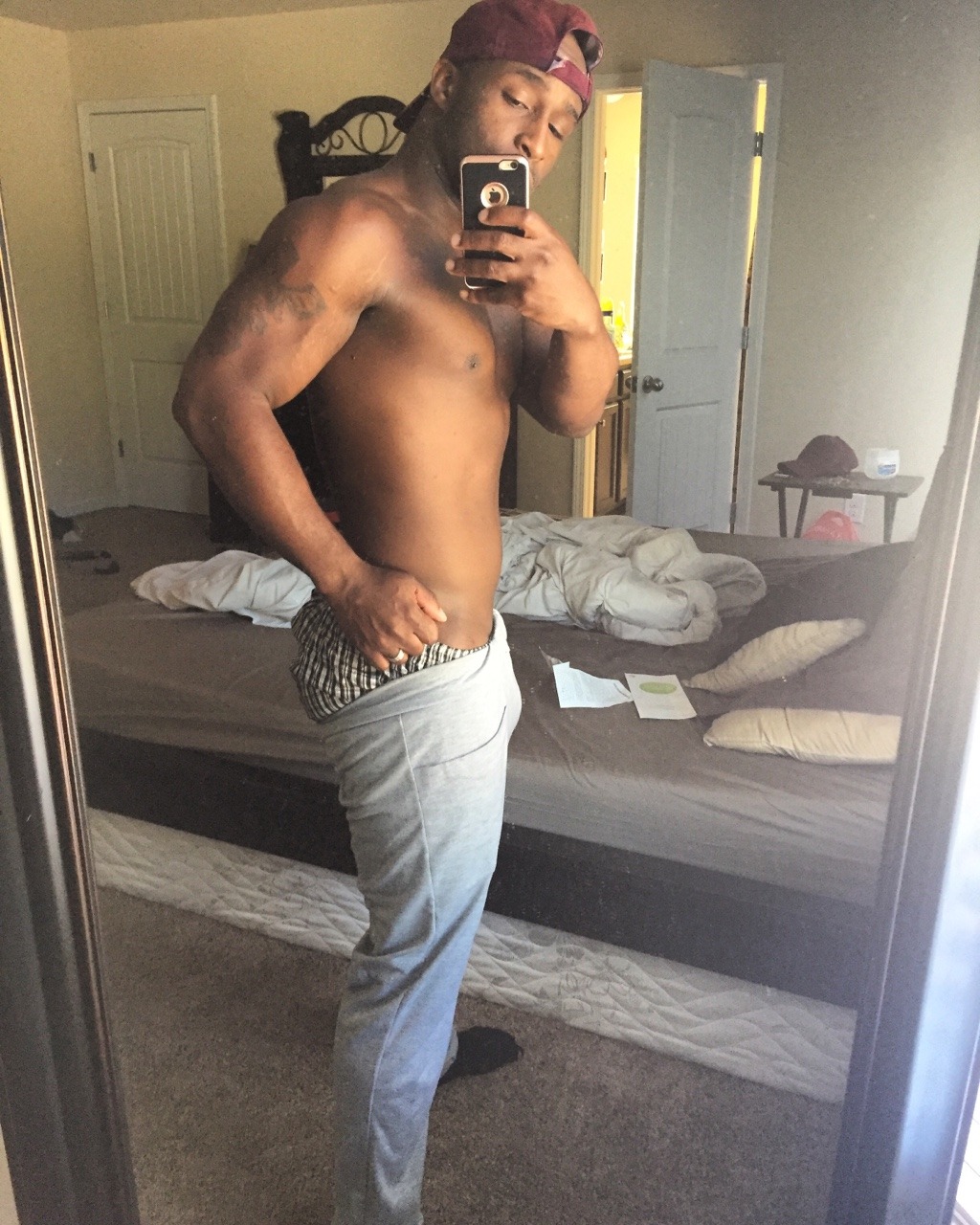 royaltyboy1:  Could u luv a ngga like me??