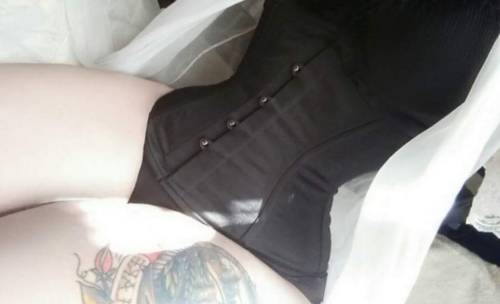 orchardcorset: dustedpearl: I just closed my 26 inch CS-411 by orchardcorset, and I couldn’t b