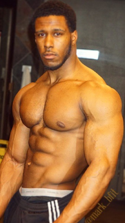 muscleworshipper08:So fucking FINE!!!