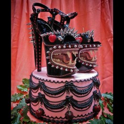 betweenmirrors-com:  &ldquo;Self Objectification Strategy&rdquo; by @scotthove   #sculpture #installation #killerheels #art #faux #taxidermy #fangs #popsurrealism #shoes #darkart #cake #fashion #bites