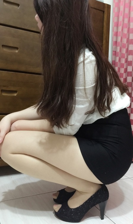 zzimme: 죽이는 각선미 애정합니다