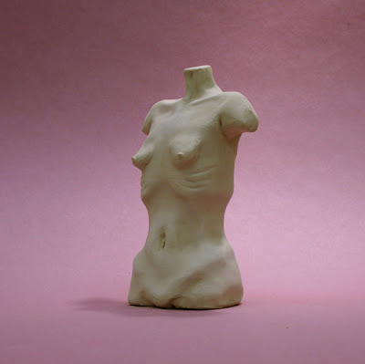 bodypositivestatues: You know what’s weird? BODIES. You know what absolutely is not made of straight, smooth lines? BODIES. You know what we all have in common? BODIES. You know what we need to drastically reframe our view of? BODIES. 