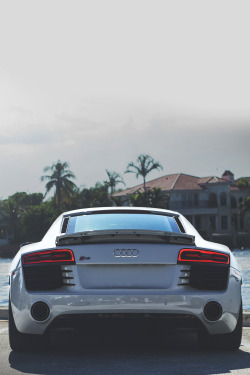 envyavenue:R8 Coastline | Photographer