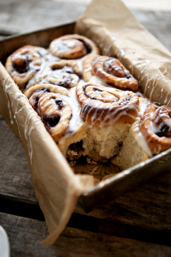 prettygirlfood:  Blueberry Cinnamon Rolls