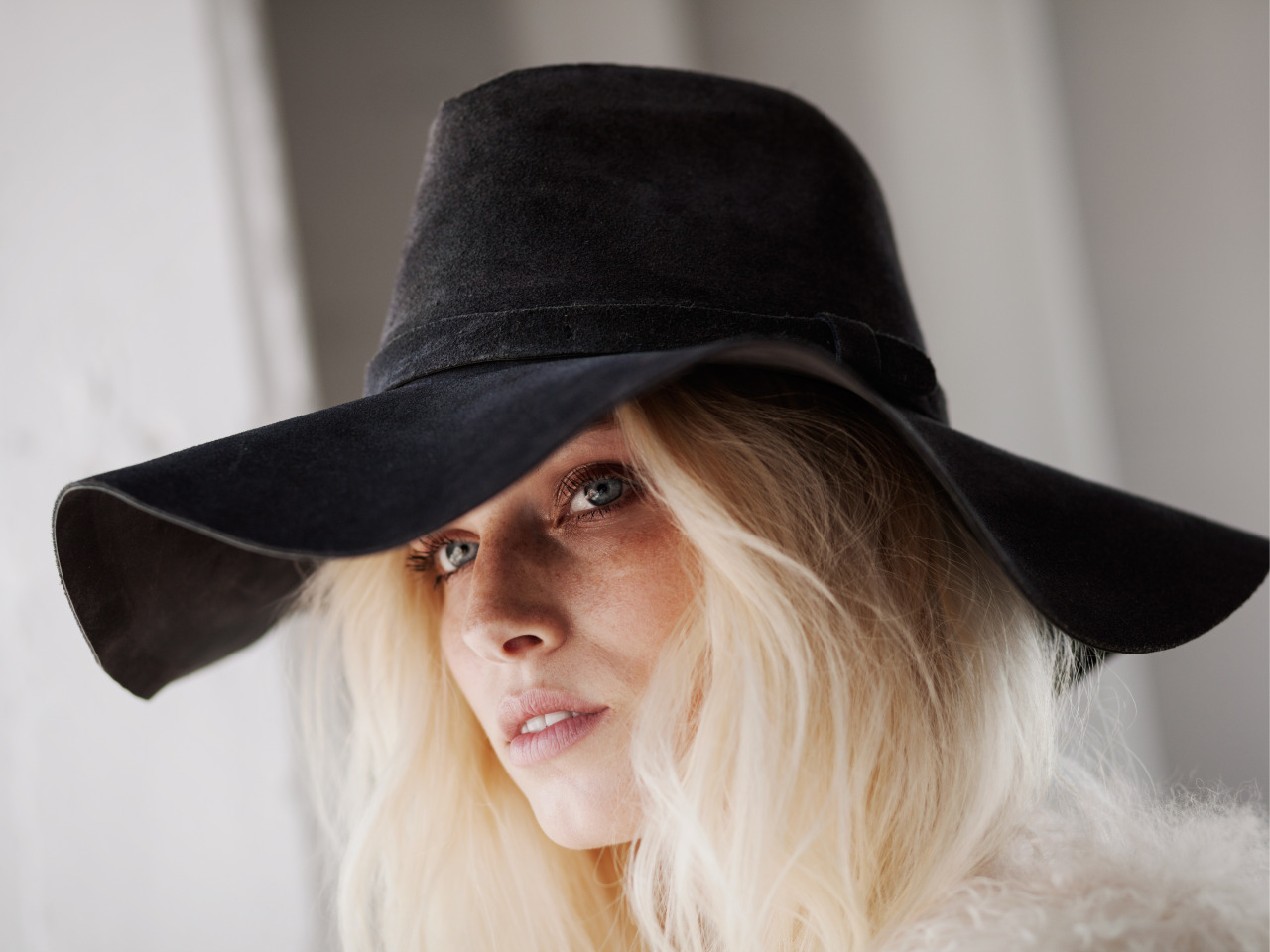 ana-lopo:  Janessa Leone “Darkhorse” Lookbook 