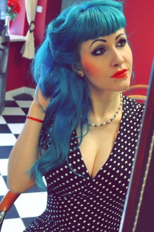 alternative-pinup:  Alternative Pin UpPin Up Twitter