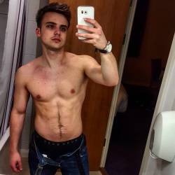 malecelebunderwear:Think we can all say we prefer the jeans completely off Mr. Glasspool