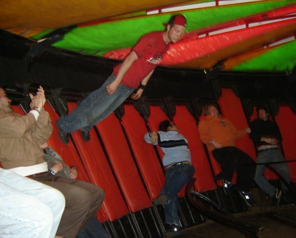 pao-pao-pao:  sora breaking the safety rules on a carnival ride
