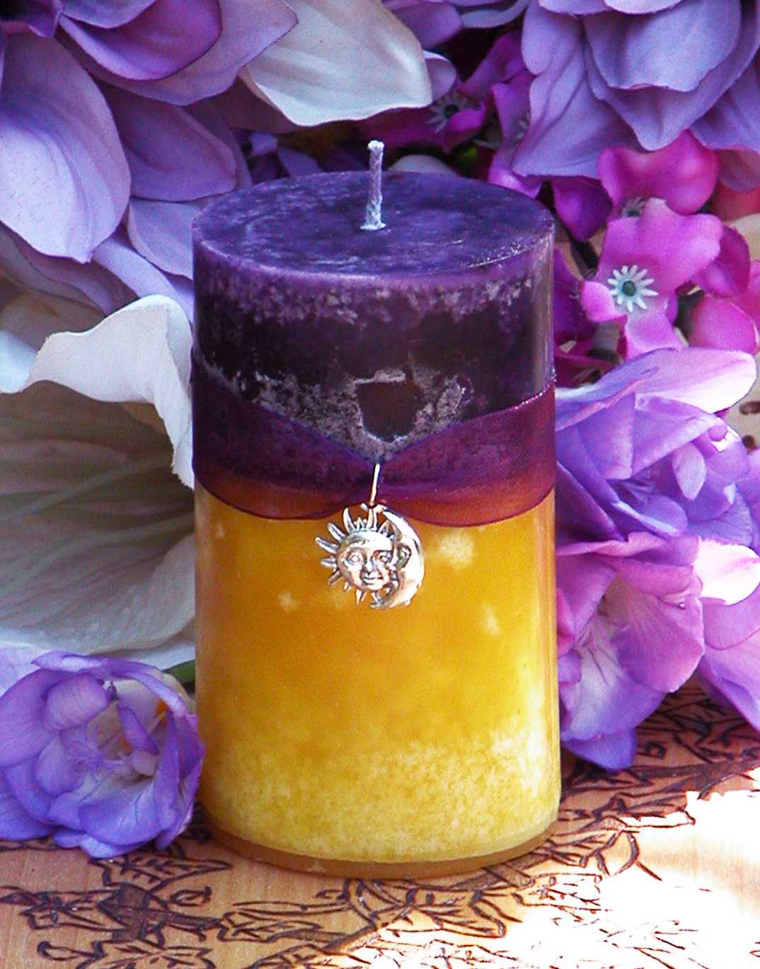 morg-ana:  theravenaurora:  Absolutely gorgeous, unique candles from ~WhiteMagickAlchemy~