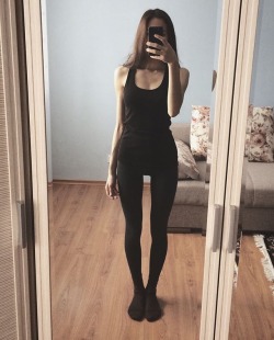 tragic-thin: That thigh gap is absolute goals