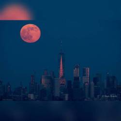 Manhattan Moonrise #nasa #apod #fullmoon