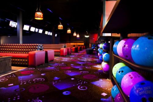 bubblegum-amoxicillin:Cosmic Bowling