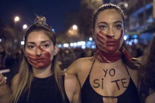 .Chile : student demonstration, for more men-women equality and less sexist education, the end of ha