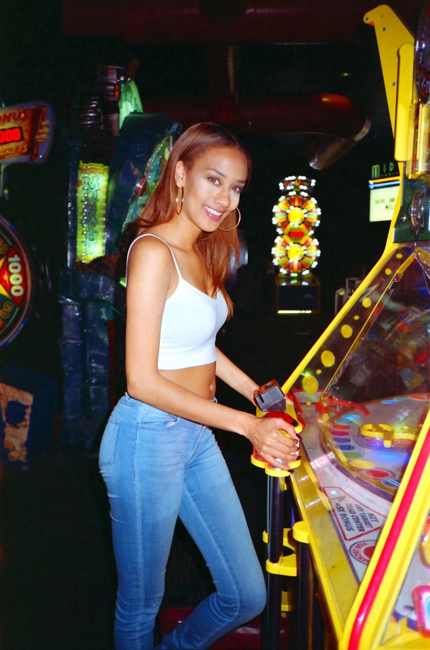 therealphotodom:  Dave and busters