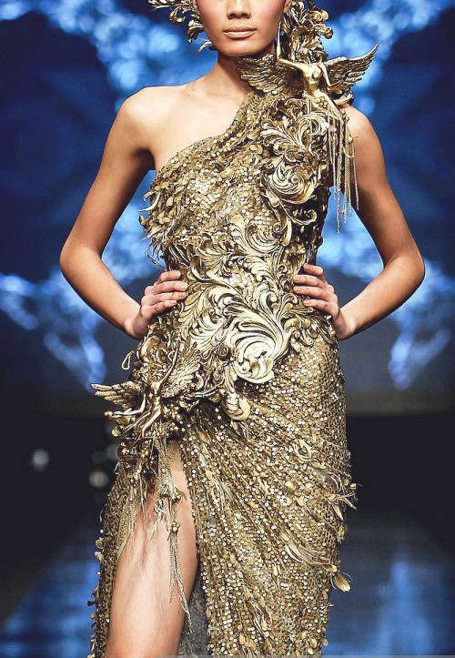 evermore-fashion:Tex Saverio ‘The Revelation’ 2012 Haute Couture Collection