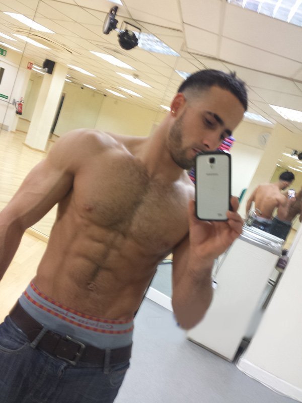 ratetheseguys:  He’s the internet’s hottest new find. Now totally exposed at