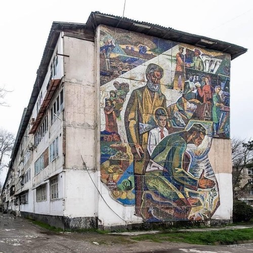 Large mosaic panel by Sadukov & Begymov (1971) on a facade of a housing unit in Dushanbe, (Tajik