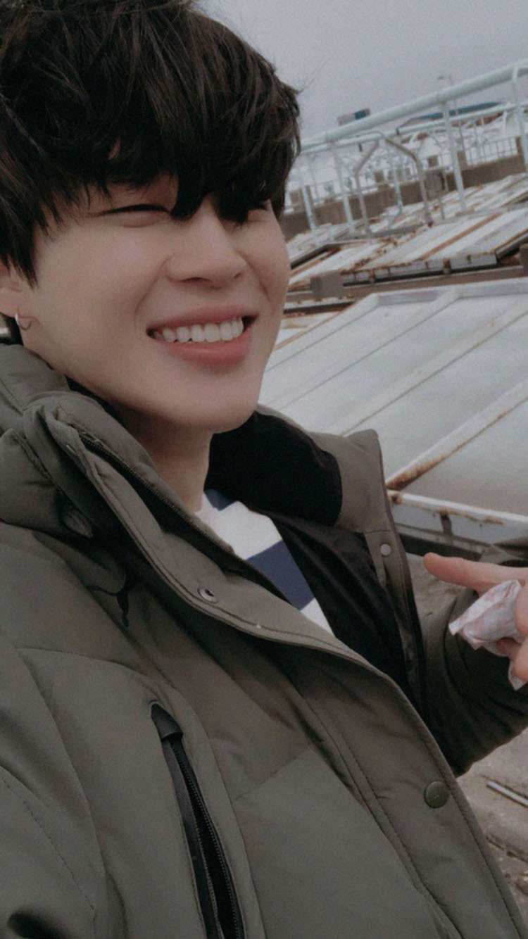 locksbangtan:    like or reblog if u save  