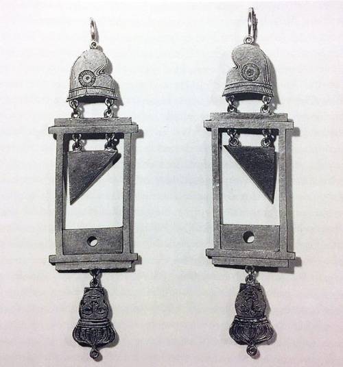 unsubconscious:Guillotine earrings, ca. 1793 