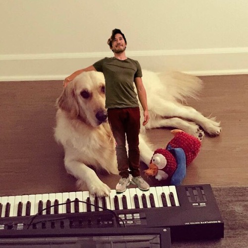 lizziebeth-hd:  Mark wanted us to photoshop Chica with him on Twitter  And now you brought it here…