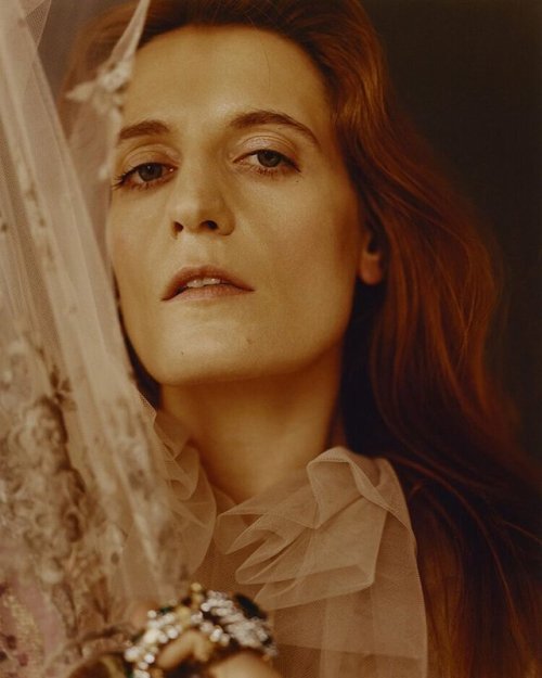 givemearmstopraywith:florence welch for sorbet magazine